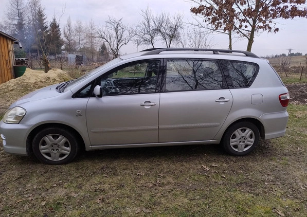 Toyota Avensis Verso cena 8200 przebieg: 400000, rok produkcji 2005 z Kłobuck małe 37